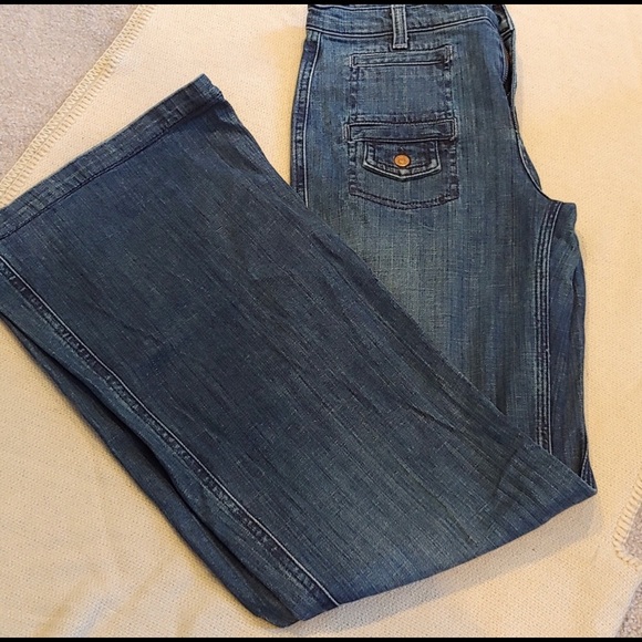 High waisted 7s for all mankind flared jeans. - Picture 3 of 4